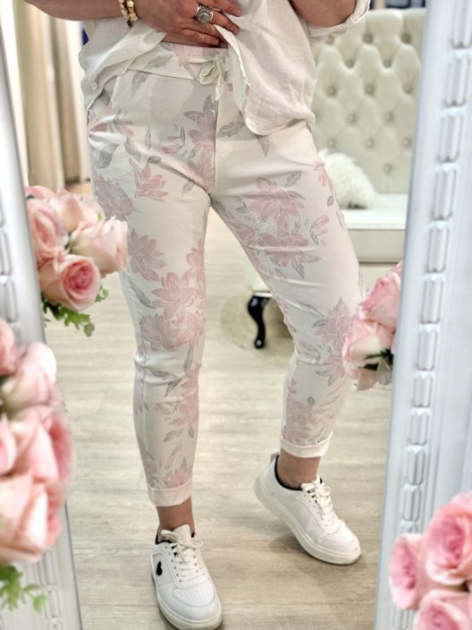 New Collection Joggerit Kukka 653 tuotekuva 10 New Collection Joggerit Kukka 653 tuotekuva 10