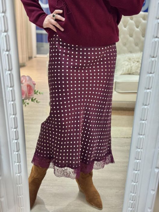 New Collection SatiiniHame 61921 New Collection kaunis satiinihame ylellisen tuntuista viskoosisilkkia. Kauniin ilmeen antaa