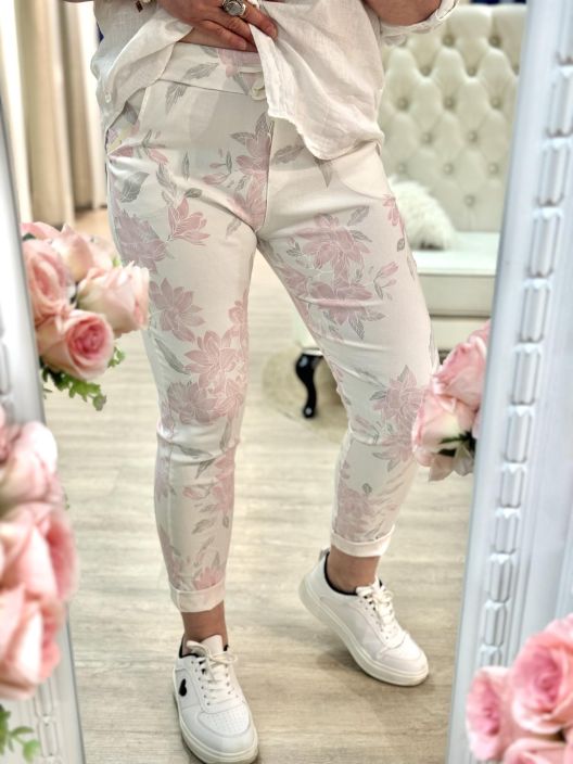 New Collection Joggerit Kukka 653 tuotekuva 3 New Collection Joggerit Kukka 653 tuotekuva 3