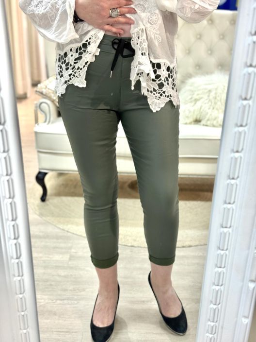 New Collection KeinoNahkaJoggerit 022 tuotekuva 11 New Collection KeinoNahkaJoggerit 022 tuotekuva 11