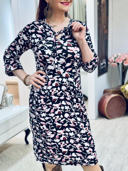 ZE-ZE TrikooMekko Corinna 500980 Pink Orchid Ze-Ze linjakas mekko ohutta ja pehmeaa viskoositrikoota. Edessa paantiella