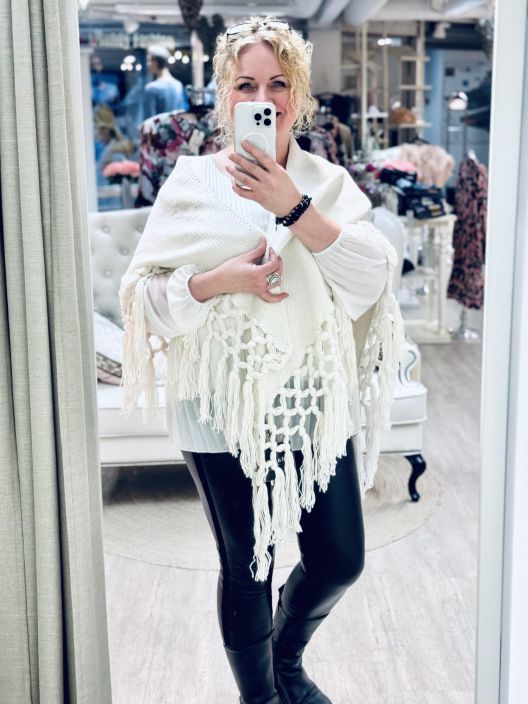 New Collection Kolmiohuivi tuotekuva 6 New Collection Kolmiohuivi tuotekuva 6