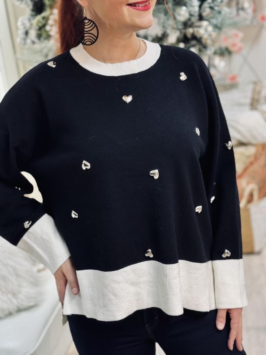 New Collection NeulePusero HopeaSydan 2661 New Collection neulepusero sopoilla hopeanvarisilla metallisydamilla. Pusero on