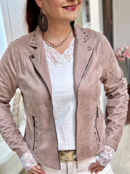 In Front Jakku Mapelina 13926 Dusty Rose In Front jakku ihanan ohutta ja joustavaa nahkajaljitelmaa. Materiaali on todella In Front Jakku Mapelina 13926 Dusty Rose In Front jakku ihanan ohutta ja joustavaa nahkajaljitelmaa. Materiaali on todella