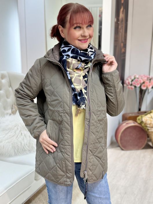 Cecil TikkiTakki 101417 Mocha Taupe Cecil tikkitakki kevyella vanulla. Edessa on nepparitaskut ja rouhea kahteen suuntaan Cecil TikkiTakki 101417 Mocha Taupe Cecil tikkitakki kevyella vanulla. Edessa on nepparitaskut ja rouhea kahteen suuntaan