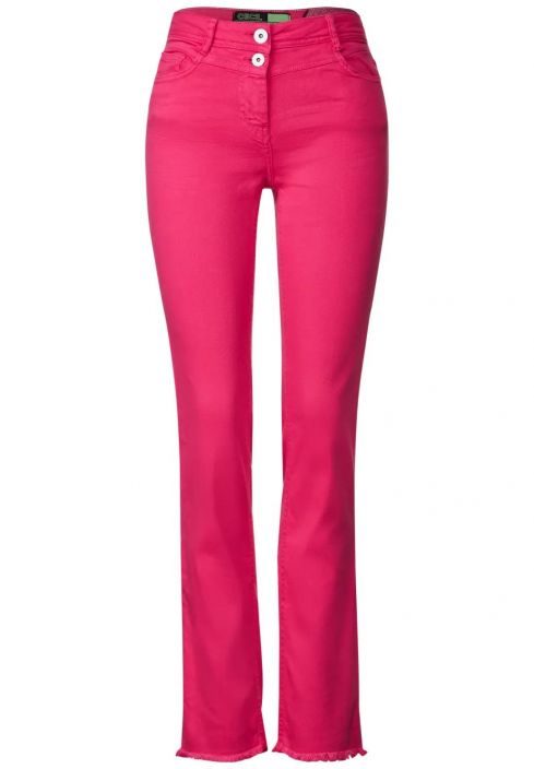 Cecil Farkut Toronto Straight Fresh Pink 376160 Cecil vajaamittainen farkku upeassa pinkin savyssa. Edessa on kaksi reilua