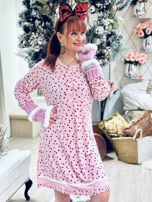 New Collection Yopaita Sydan 4136 New Collection yopaita sopoilla sydamilla ihanan pehmeaa ja ohutta trikoota. Edessa