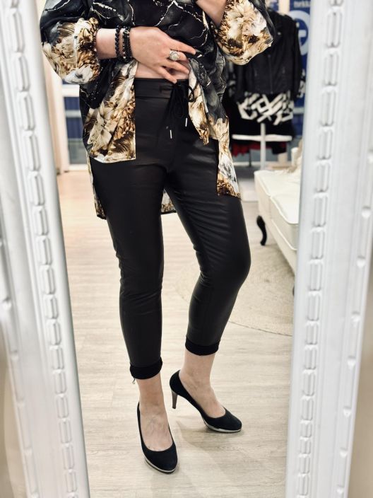 New Collection KeinoNahkaJoggerit 022 tuotekuva 7 New Collection KeinoNahkaJoggerit 022 tuotekuva 7