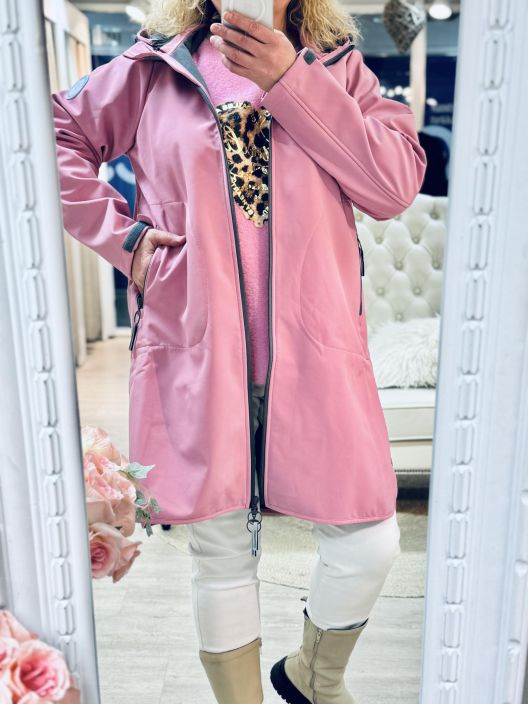 Zhenzi Takki Della 201158 Plusmerkilta Zhenzi tyylikas jokasaantakki. Edessa on kahteen suuntaan aukeava vedenpitava