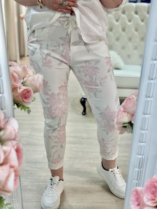 New Collection Joggerit Kukka 653 tuotekuva 7 New Collection Joggerit Kukka 653 tuotekuva 7