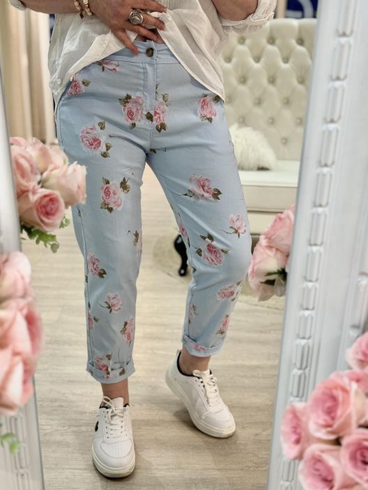 New Collection KukkaHousut 516275 New Collection kauniit kukalliset housut todella mukavaa viskoosisekoitetta. Takana New Collection KukkaHousut 516275 New Collection kauniit kukalliset housut todella mukavaa viskoosisekoitetta. Takana