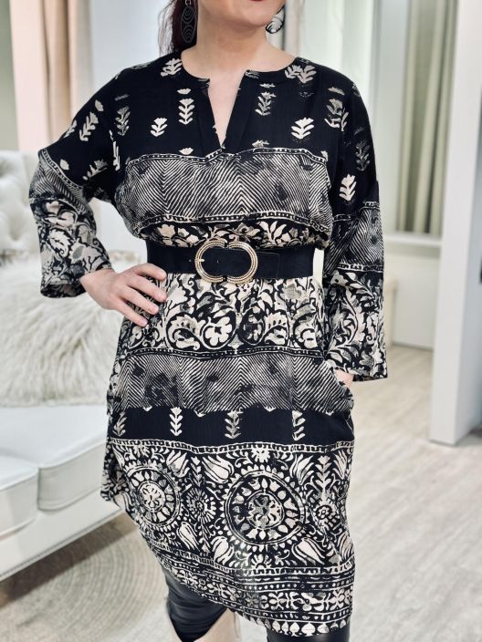 Zhenzi Tunika Ember 201290 Plusmerkilta Zhenzi tunika mukavaa ja ilmavan kevytta kreppiviskoosia. Ilmeikas paantie, kaarroke