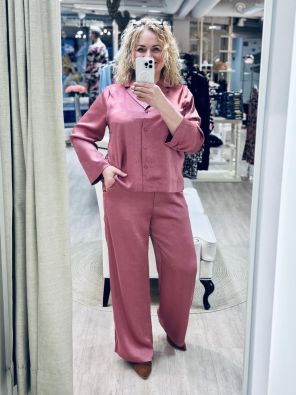 A -VIEW A-VIEW Satiinihousut Carole 8086 Old Rose