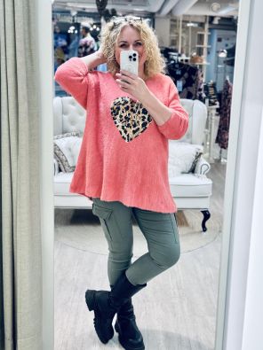 NEW COLLECTION New Collection Neulepusero 60661 LeoSydän