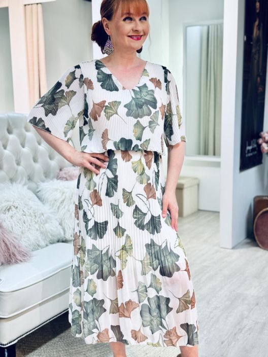New Collection SifonkiMekko Lehti 946 Pliseerattu