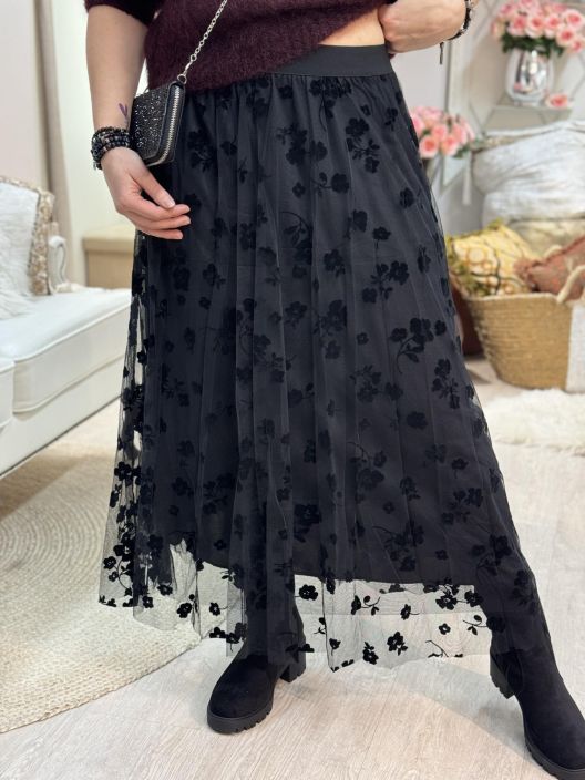 New Collection Tyllihame 625 Plusmallistoa New Collection tyllihame kauniilla samettikukilla. Malli on kellohelmainen ja New Collection Tyllihame 625 Plusmallistoa New Collection tyllihame kauniilla samettikukilla. Malli on kellohelmainen ja