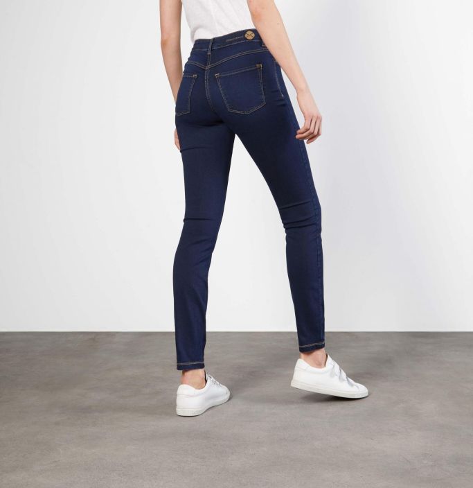 MAC Dream Skinny 5402-90-0355L-D826 dark washed pituus 28 MAC Dream Skinny farkut. Todella joustavat ja mukavat housut.